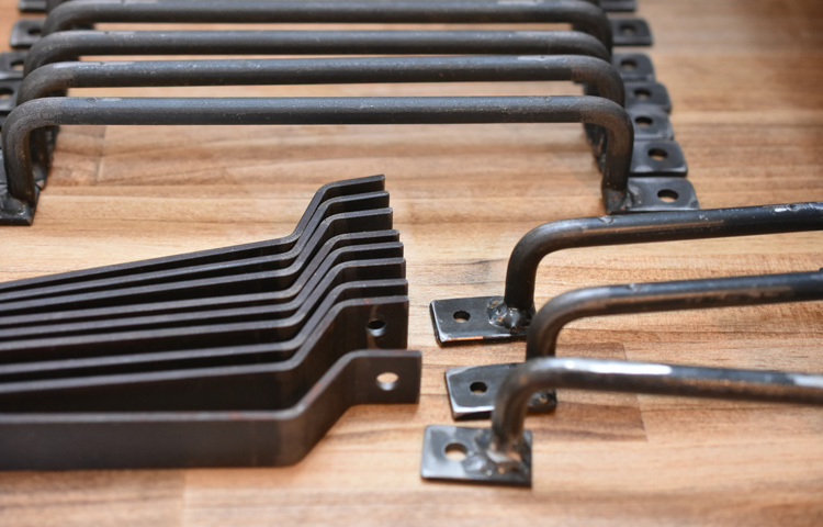 写真：アイアン製のDIYパーツ DIY PARTS