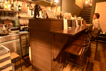 写真：大阪府大阪市　deli,cafe&bar tulak/トゥラーク様　ハイチェア他
