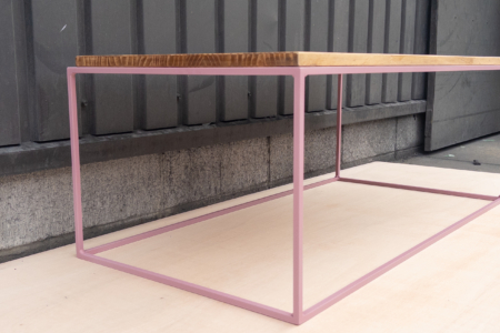 写真：テトラゴンテーブル W920　 Grunge-Pink