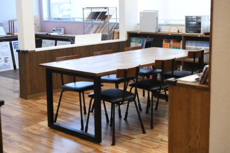 写真：大阪府泉佐野市　株式会社 創様　事務所向けテーブル