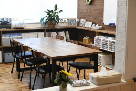 写真：大阪府泉佐野市　株式会社 創様　事務所向けテーブル