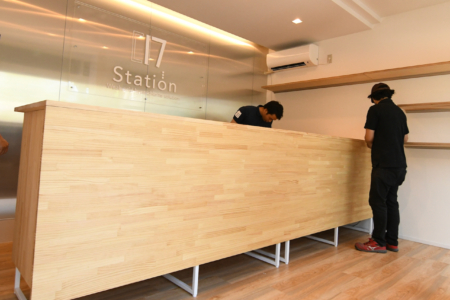 写真：大阪府八尾市　ブルースカイジャパン様向け店舗什器