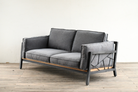 写真：SULKSOFA – spider web # 1（ fabric seat / 2seater ）