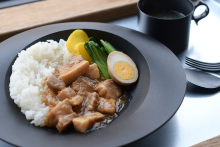 写真：週替りランチのルーローハンが常時定番メニューになります！