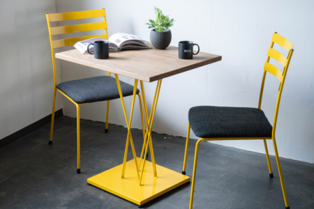 写真：お部屋がカフェに。新商品「カフェテーブル」のご紹介