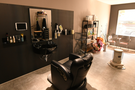 写真:大阪府堺市 BARBERSHOPLiFeHAIR様向け 店舗什器