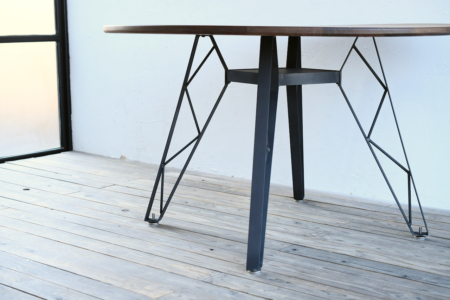 写真：ROUND TABLE – truss reg