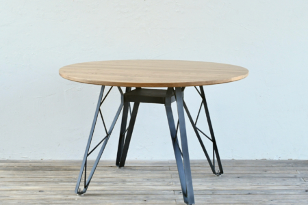 写真：OAK ROUND TABLE – truss reg