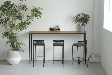 写真：キッチンダイニングや作業台として人気の「カウンターテーブル」