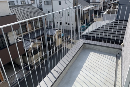 写真：大阪府大阪市　HUS DESIGN株式会社様 設計・施工　N様邸ベランダ柵