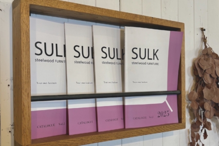 写真：SULK steelwood furniture 2025 カタログ完成しました！