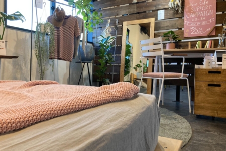 写真：新生活応援セール！SULK SAKAI 家具コーナーに展示中