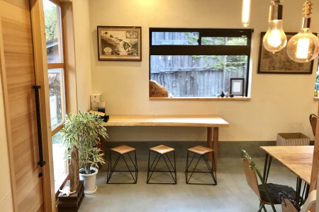 写真：香川県直島町 HOTEL＆CAFE Francoile様 Pyramid stool