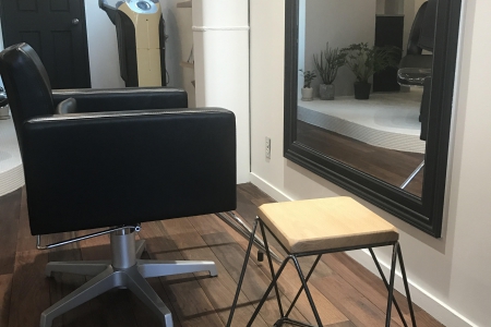 写真：美容室からのお便り・オークのPyramid stool